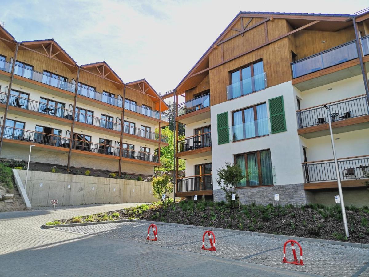 Apartament Trojkaty I Kwadraty Karpatia Resort カルパッチ エクステリア 写真