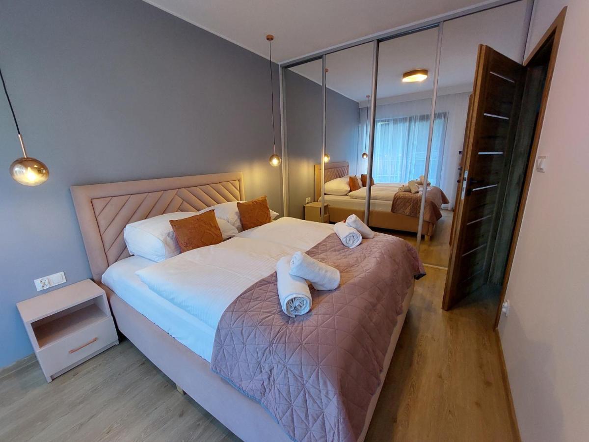 Apartament Trojkaty I Kwadraty Karpatia Resort カルパッチ エクステリア 写真
