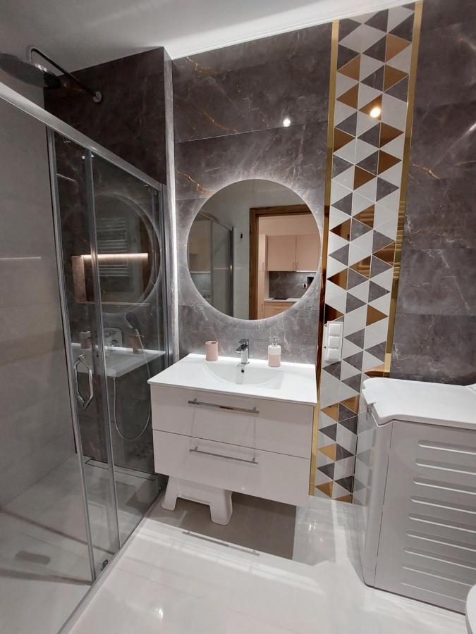 Apartament Trojkaty I Kwadraty Karpatia Resort カルパッチ エクステリア 写真